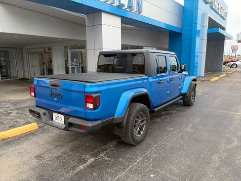 Used 2024 Jeep Gladiator Sport AWD/4WD image 6