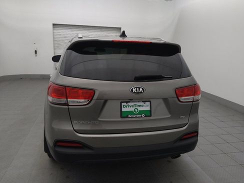 Used 2018 Kia Sorento LX image 6