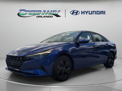 Used 2023 Hyundai Elantra SEL FWD image 4