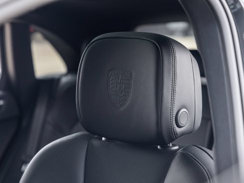 Certified 2026 Porsche Macan AWD/4WD image 28