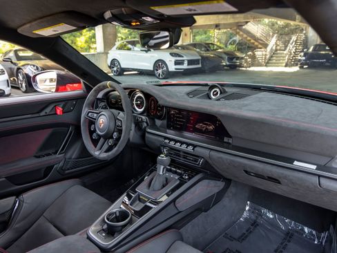 Certified 2025 Porsche 911 GT3 RS RWD image 63