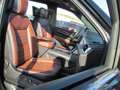 Certified 2023 GMC Yukon XL Denali Ultimate image 25