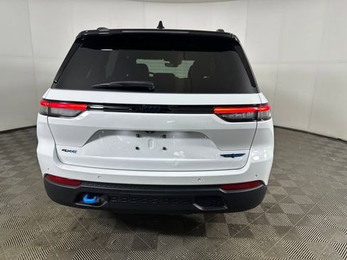 Used 2022 Jeep Grand Cherokee Trailhawk image 4