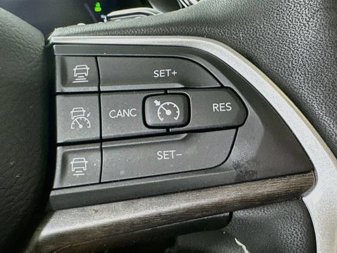 Used 2023 Jeep Grand Cherokee 4WD 4xe image 24