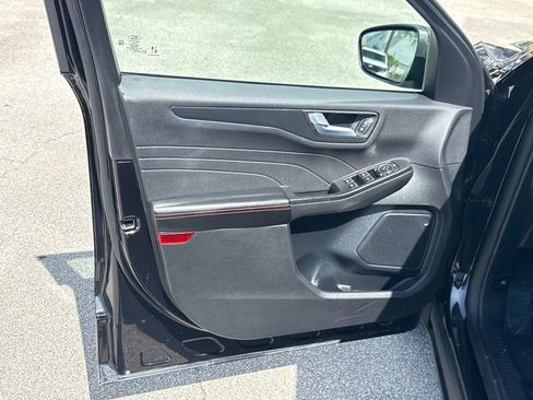 Used 2025 Ford Escape ST-Line FWD image 14