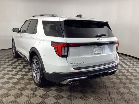 Used 2025 Ford Explorer Platinum w/ Ultimate Package AWD/4WD image 4
