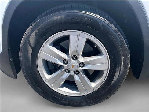 Used 2020 Chevrolet Trax LS FWD image 10