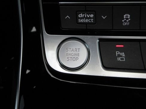 Used 2020 Audi Q8 Premium Plus image 47