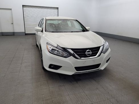 Used 2018 Nissan Altima 2.5 SR FWD image 14