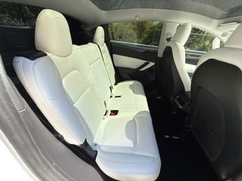 Used 2020 Tesla Model Y Long Range AWD/4WD image 28