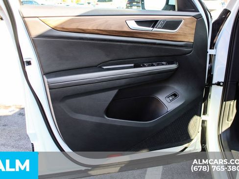 Used 2025 Volkswagen Atlas SE image 37