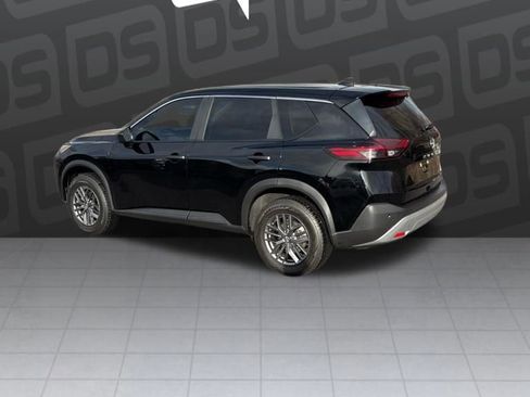 Used 2023 Nissan Rogue S image 3