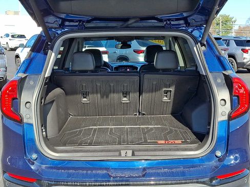 Certified 2022 GMC Terrain SLT w/ Infotainment Package II image 29