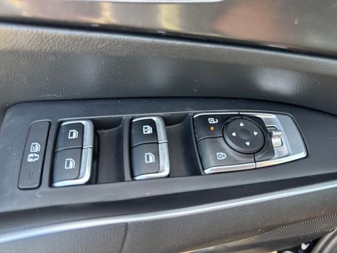Used 2024 Kia Sorento S AWD/4WD image 19