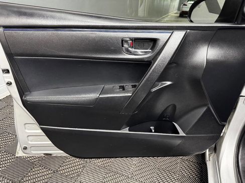 Used 2019 Toyota Corolla SE w/ Carpet Mat Package (TMS) FWD image 37