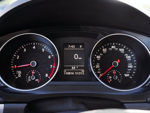 Used 2017 Volkswagen Jetta SE FWD image 41