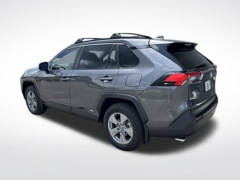 Used 2025 Toyota RAV4 XLE AWD/4WD image 7