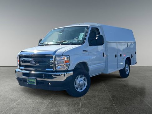New 2026 Ford E-350 and Econoline 350 Super Duty w/ Power Equipment Group image 3