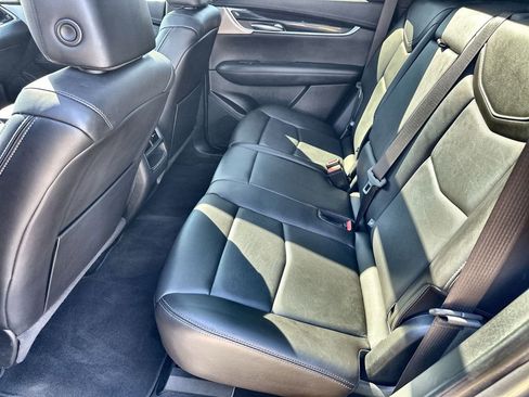 Used 2023 Cadillac XT5 Premium Luxury image 16
