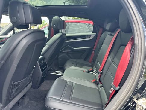 Certified 2026 Porsche Cayenne Coupe AWD/4WD image 6