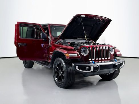 Used 2022 Jeep Wrangler Unlimited Sahara w/ Cold Weather Group AWD/4WD image 26