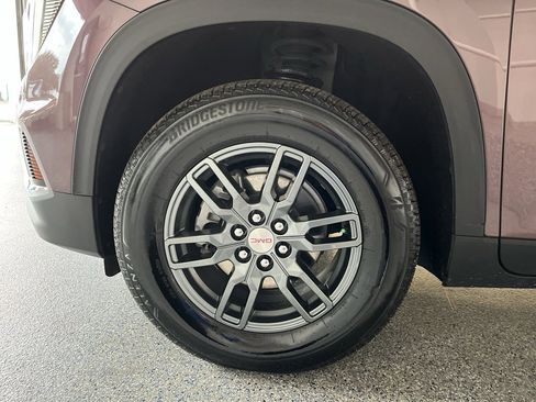 Used 2025 GMC Acadia Elevation image 33