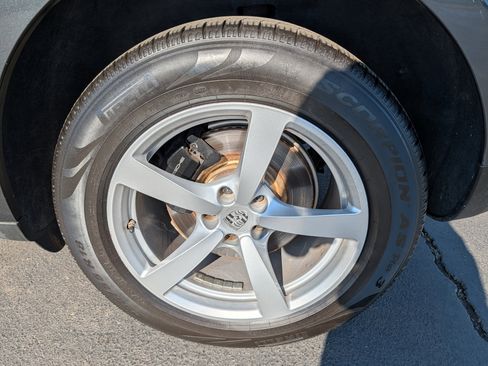 Used 2017 Porsche Macan image 30