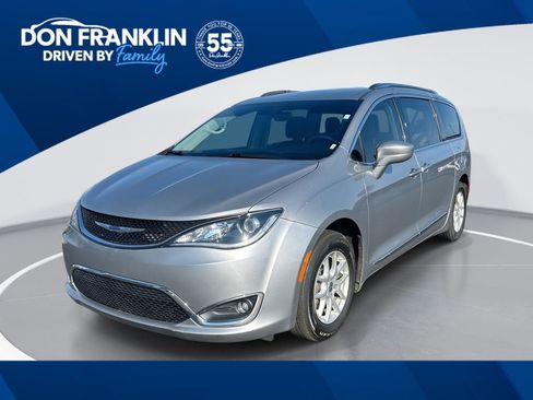 Used 2020 Chrysler Pacifica Touring-L image 1