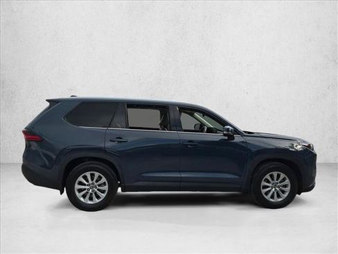 Used 2025 Toyota Grand Highlander FWD image 4