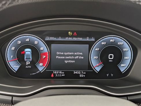 Used 2024 Audi SQ5 Premium Plus w/ Premium Plus Package image 21