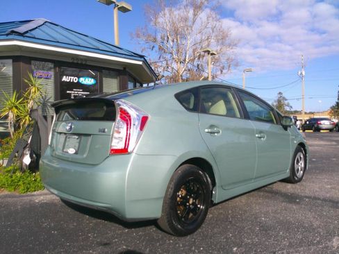 Used 2015 Toyota Prius Three image 5