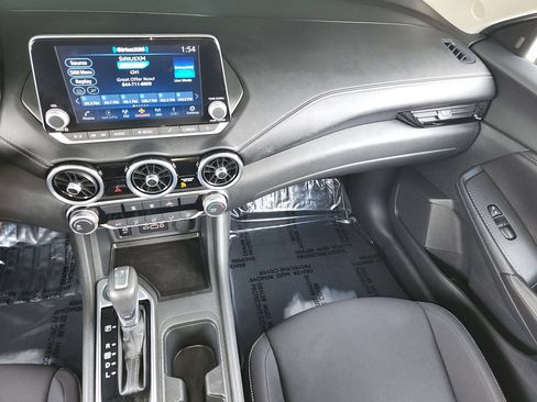 Used 2025 Nissan Sentra SV FWD image 17