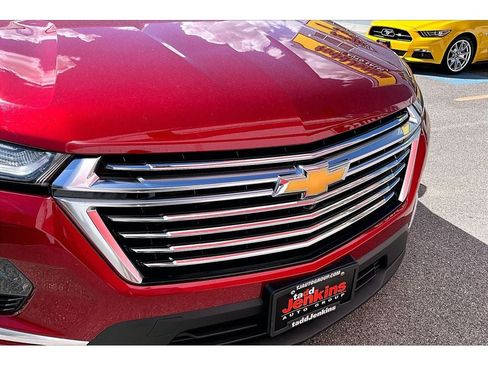Used 2023 Chevrolet Traverse Premier AWD/4WD image 31