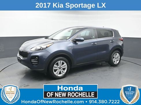 Used 2017 Kia Sportage LX image 1