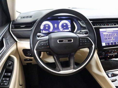 Used 2022 Jeep Grand Cherokee L Limited w/ Luxury Tech Group II image 13