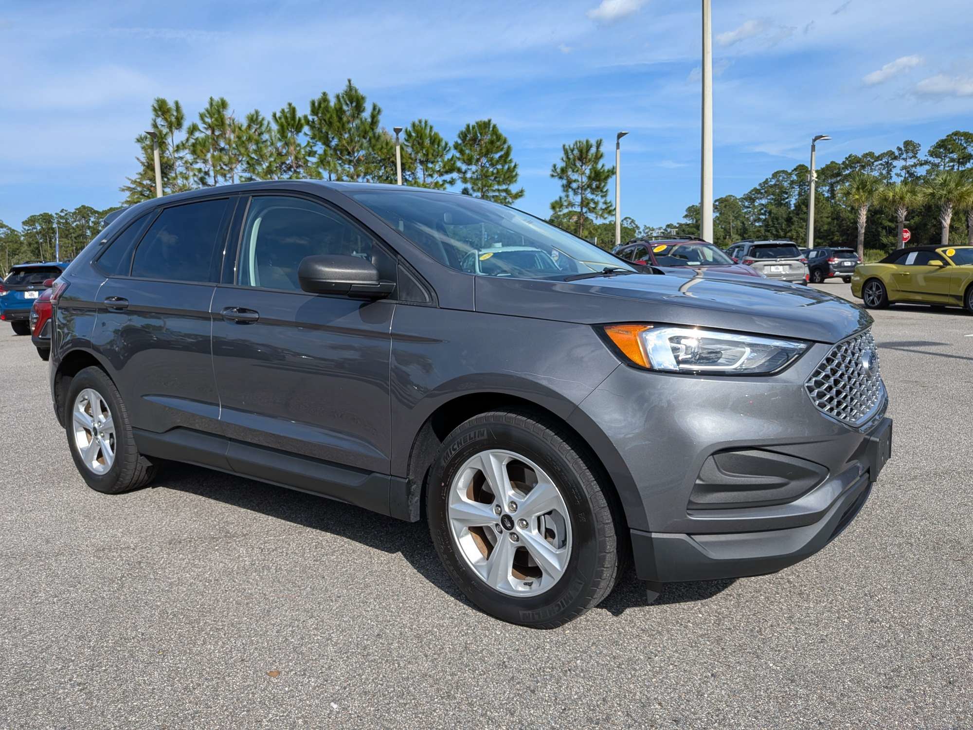 Used 2024 Ford Edge SE AWD/4WD image 2
