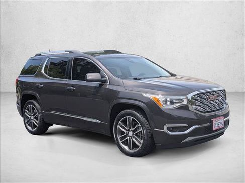Used 2017 GMC Acadia Denali w/ Technology Package AWD/4WD image 3