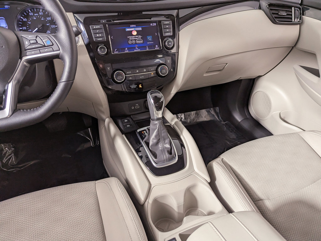 Used 2022 Nissan Rogue Sport SV w/ Technology Package FWD image 35