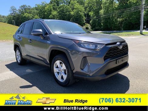 Used 2020 Toyota RAV4 LE w/ Carpet Mat Package AWD/4WD image 11