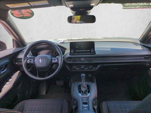 Used 2025 Honda HR-V Sport image 16