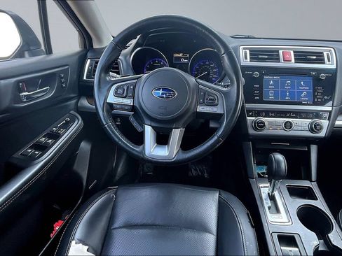 Used 2016 Subaru Outback 2.5i Limited AWD/4WD image 8