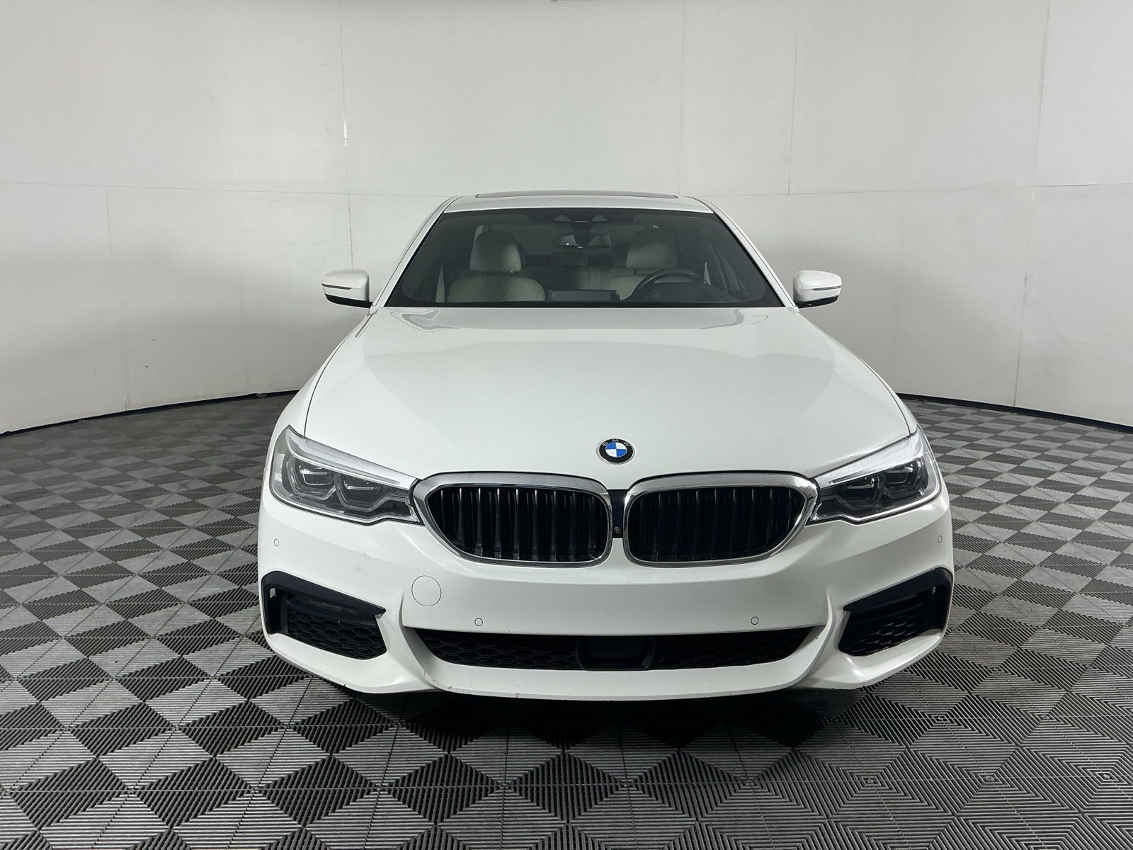 Used 2019 BMW 540i xDrive w/ M Sport Package AWD/4WD image 2