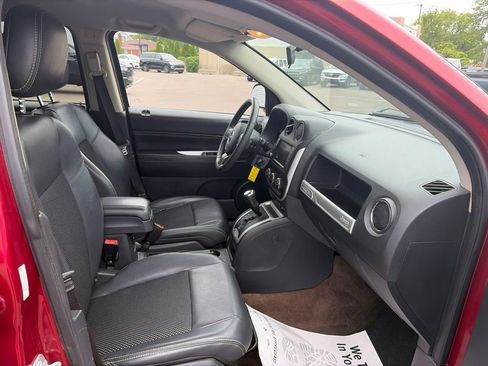 Used 2014 Jeep Compass Latitude FWD image 18