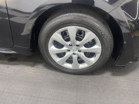 Used 2024 Toyota Corolla LE image 27