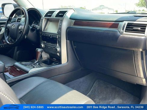 Used 2019 Lexus GX 460 image 20
