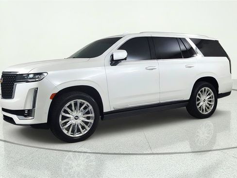 Used 2022 Cadillac Escalade Premium Luxury w/ Performance Package AWD/4WD image 2