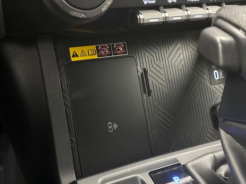 Used 2024 Toyota Tacoma TRD Off-Road image 17