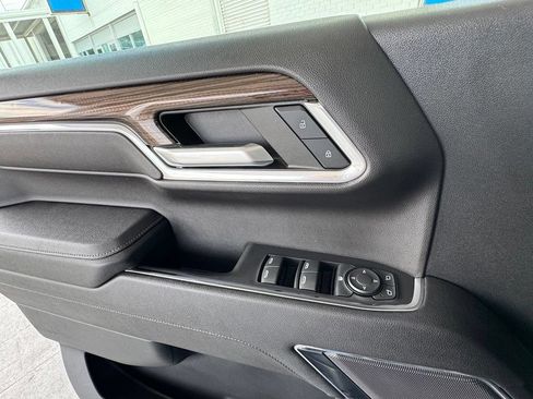 Used 2023 Chevrolet Silverado 1500 LT AWD/4WD image 34