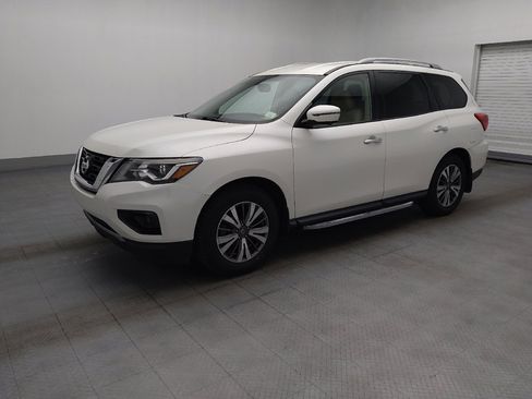 Used 2019 Nissan Pathfinder SL FWD image 2
