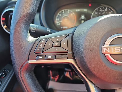 Used 2024 Nissan Kicks SV image 17